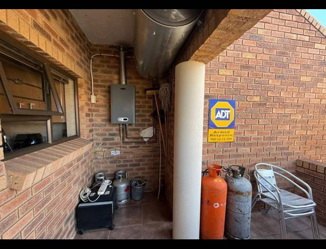 2 BEDROOM TOWNHOUSE FOR SALE IN LIEFDE EN VREDE